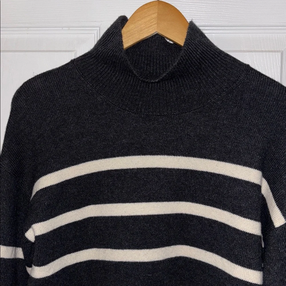 Banana Republic soft knit